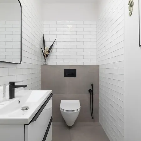 Sunny Family With 2 Bedrooms And Parking By Renters * Krasków