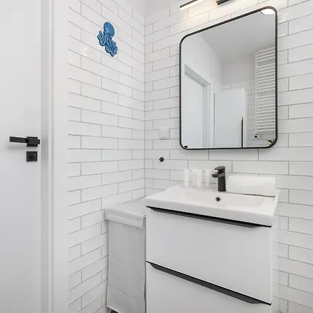 Sunny Family With 2 Bedrooms And Parking By Renters Διαμέρισμα Krasków